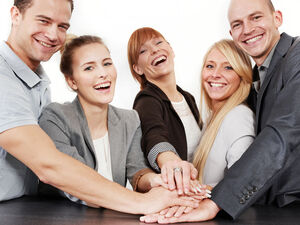 mitarbeiter-lachen